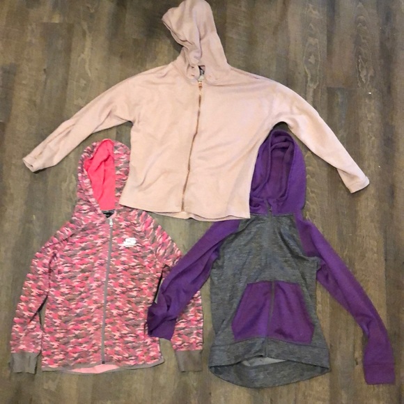 Kids sweaters 3 pairs for $10 all together - Picture 1 of 1